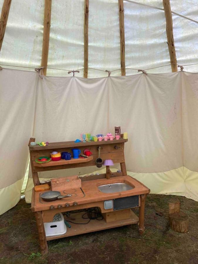 אוגרים Aughavannagh Yurt Glamping מראה חיצוני תמונה